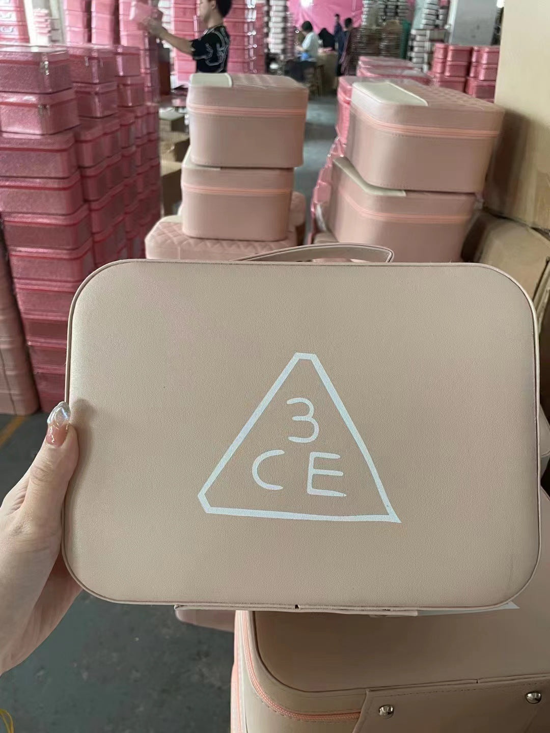 AllureBox™ – Innovative Makeup Organizer